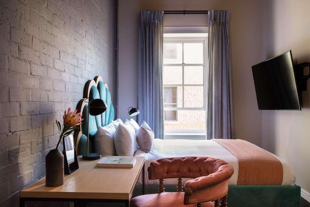 Old Foundry Hotel Cape Town Room photo